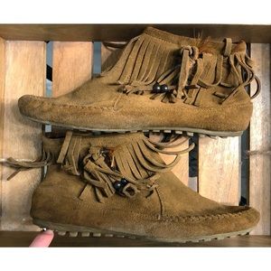 Fringe Booties • Minnetonka